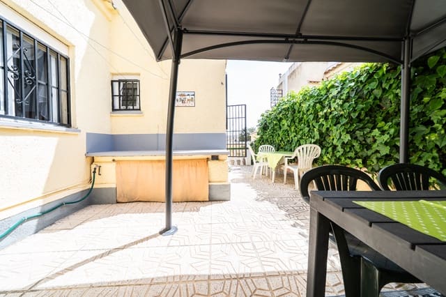 3 soveværelse Villa til salg i La Marina, Elche / Elx med swimmingpool - € 230.000 (Ref: 9829611)