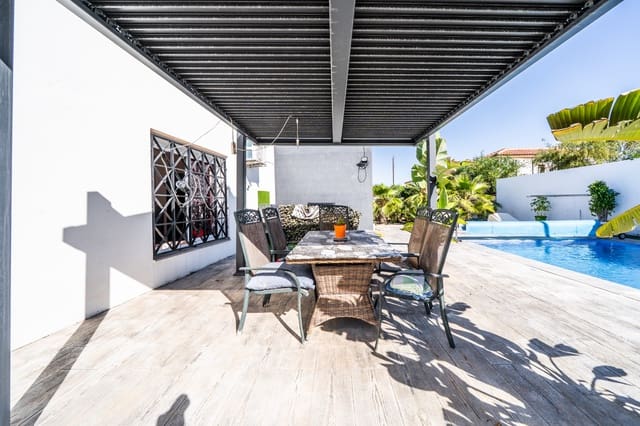 3 soverom Villa til salgs i La Marina, Elche / Elx med svømmebasseng - € 445 500 (Ref: 9829892)