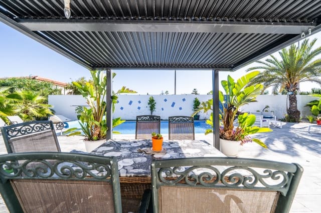 3 soverom Villa til salgs i La Marina, Elche / Elx med svømmebasseng - € 445 500 (Ref: 9829892)