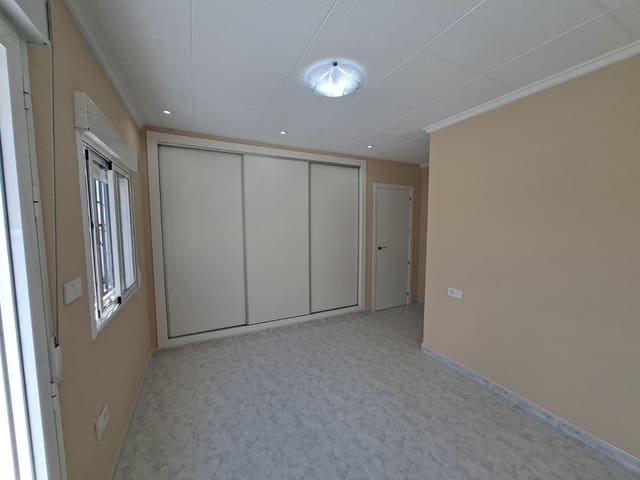 1 soverom Hus til salgs i La Marina, Elche / Elx - € 129 000 (Ref: 9834298)