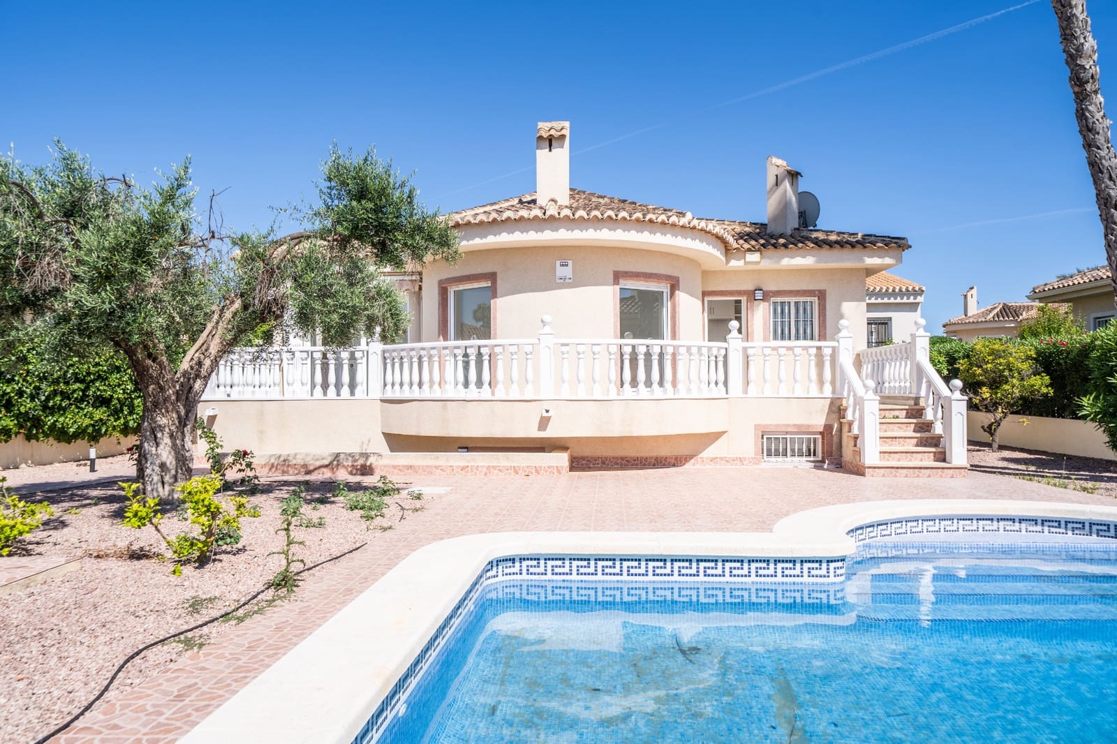 4 soveværelse Villa til salg i La Marina med swimmingpool - € 425.000 (Ref: 9850178)