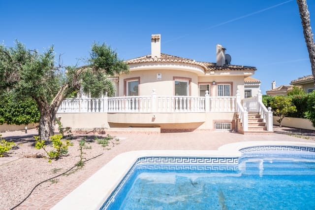 4 soveværelse Villa til salg i La Marina, Elche / Elx med swimmingpool - € 425.000 (Ref: 9850178)