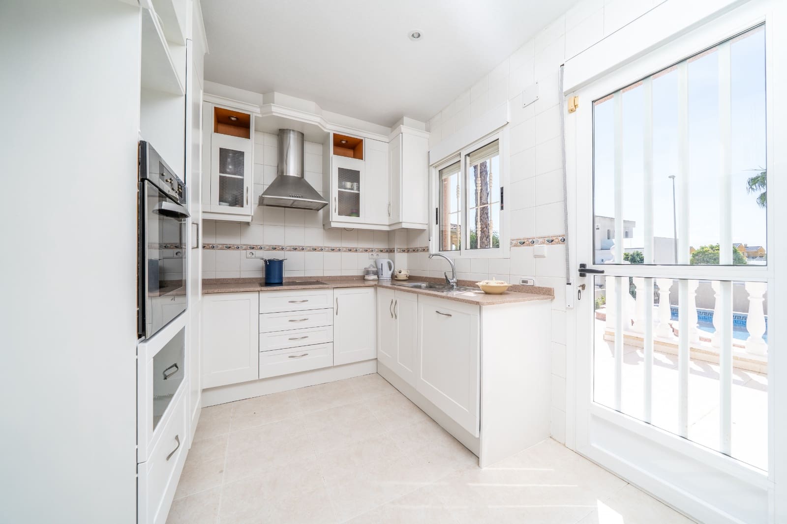 4 soveværelse Villa til salg i La Marina med swimmingpool - € 425.000 (Ref: 9850178)