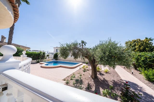 4 soveværelse Villa til salg i La Marina, Elche / Elx med swimmingpool - € 425.000 (Ref: 9850178)