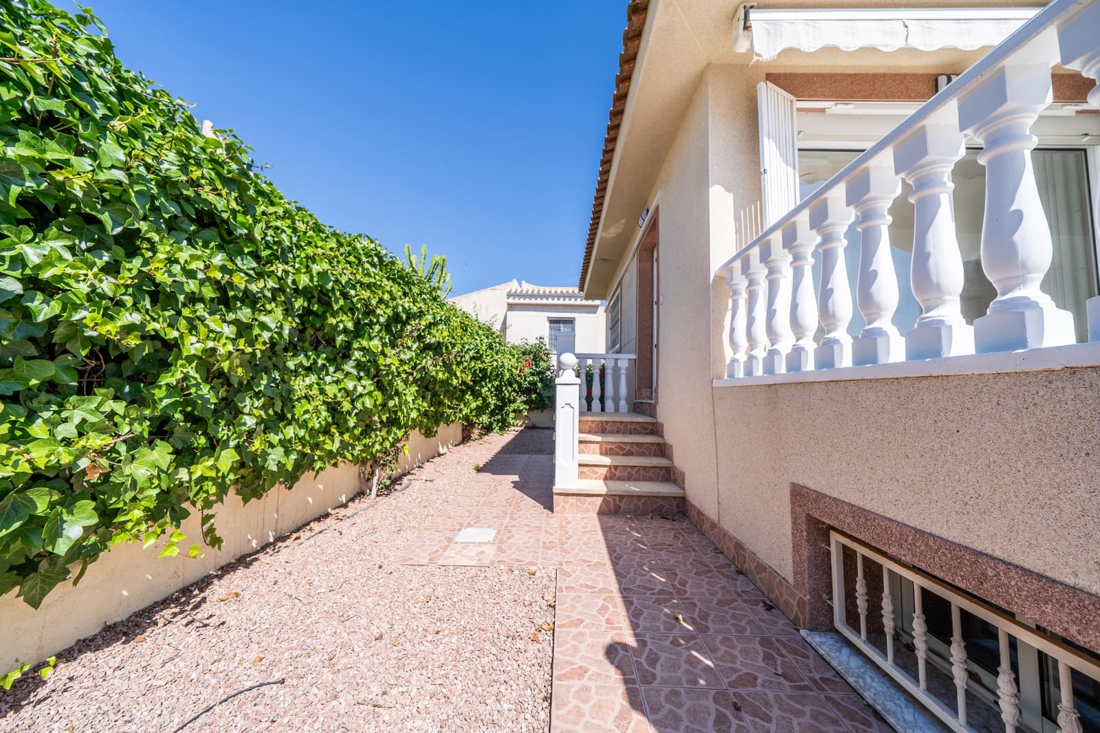4 soveværelse Villa til salg i La Marina med swimmingpool - € 425.000 (Ref: 9850178)