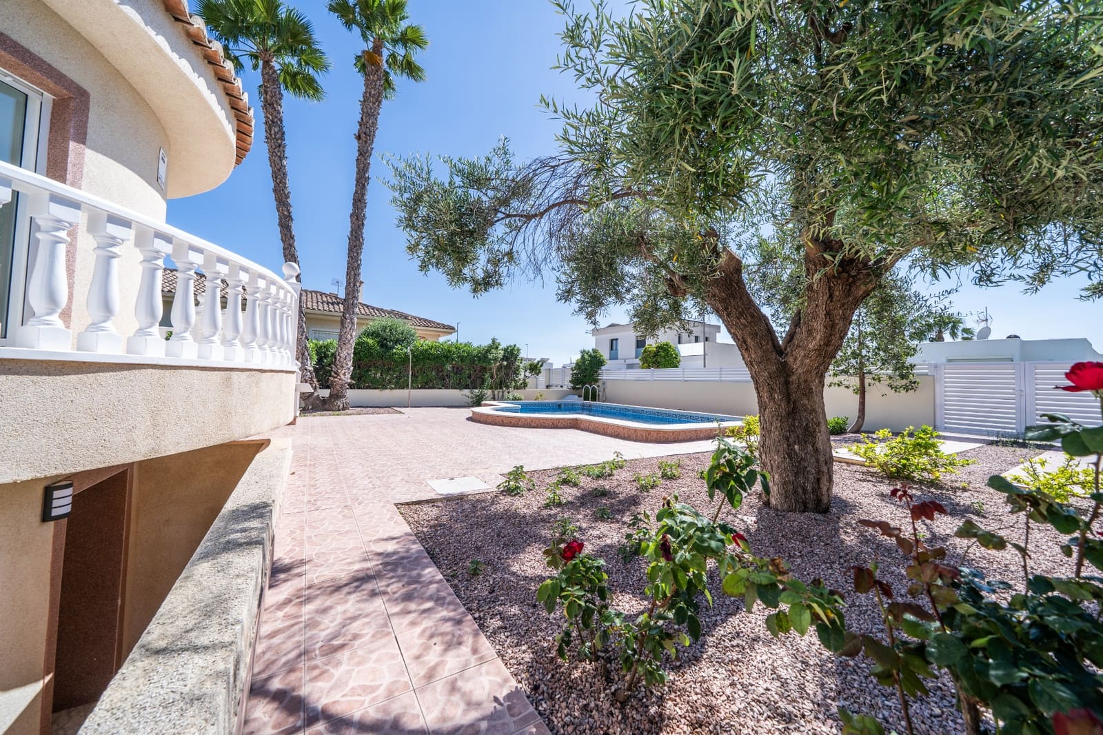 4 soveværelse Villa til salg i La Marina med swimmingpool - € 425.000 (Ref: 9850178)