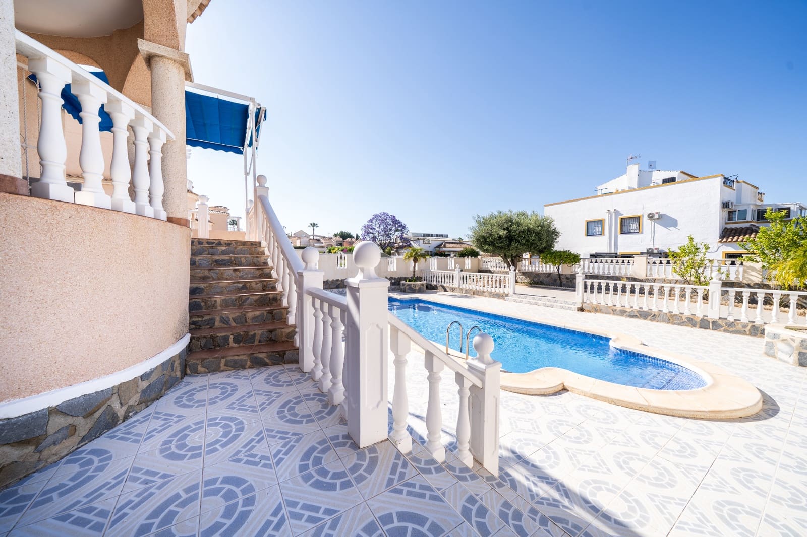4 Zimmer Villa zu verkaufen in La Marina mit Pool - 395.500 € (Ref: 9863454)