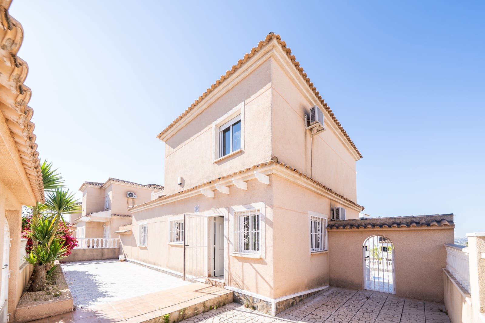 4 Zimmer Villa zu verkaufen in La Marina mit Pool - 395.500 € (Ref: 9863454)