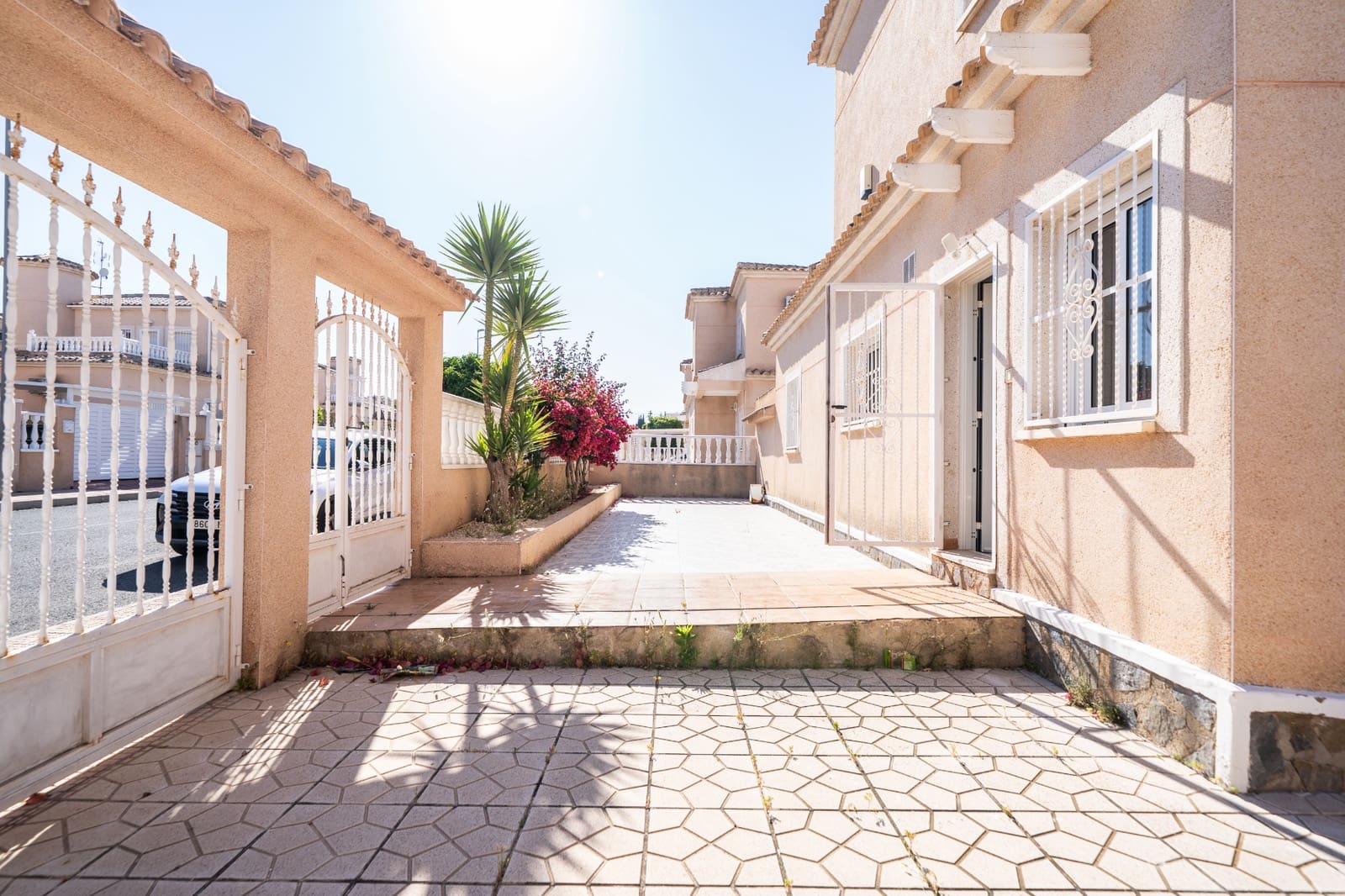 4 Zimmer Villa zu verkaufen in La Marina mit Pool - 395.500 € (Ref: 9863454)
