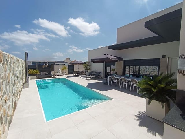 3 soverom Villa til salgs i Daya Nueva med svømmebasseng - € 445 000 (Ref: 9867371)