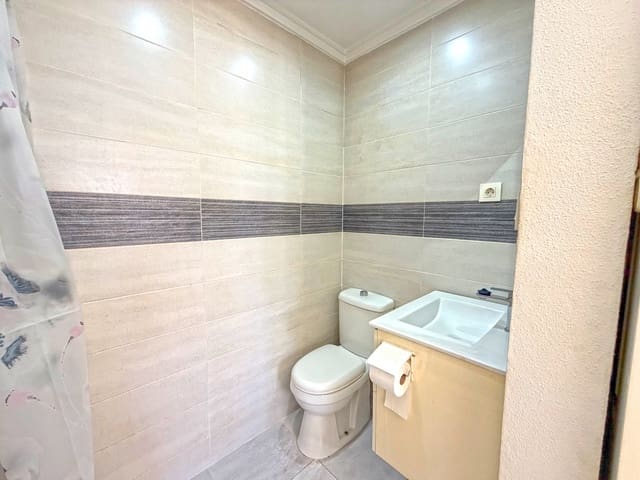 1 soverom Rekkehus til salgs i La Marina, Elche / Elx - € 74 950 (Ref: 9867893)