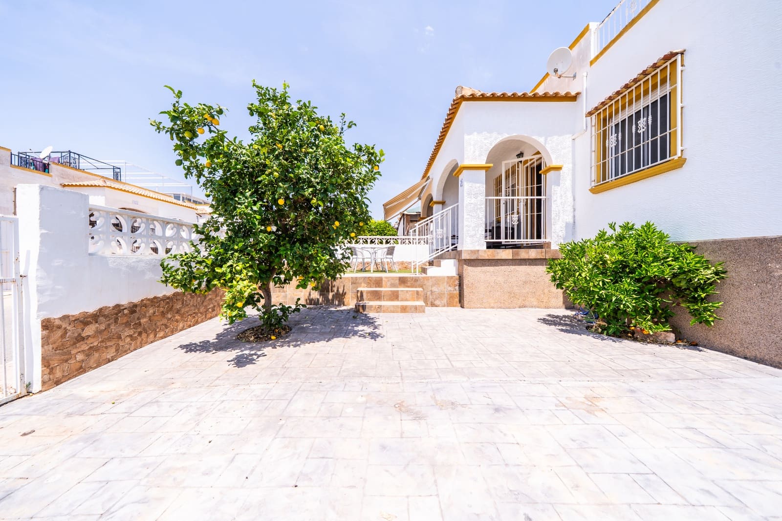 Pareado de 3 habitaciones en La Marina en venta con piscina - 189.000 € (Ref: 9874036)