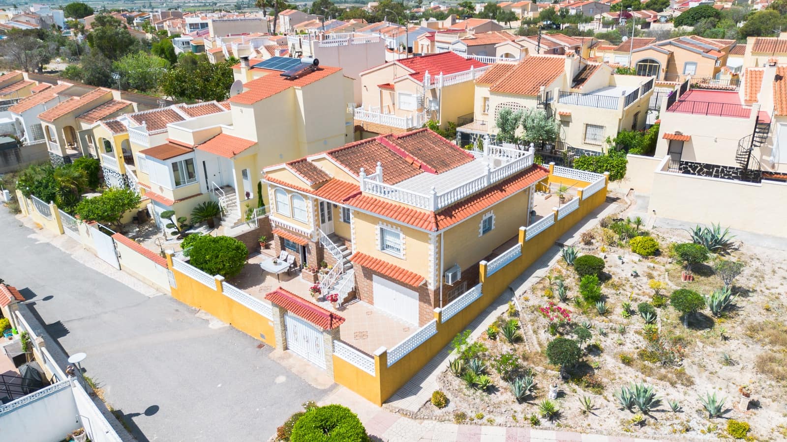 4 soveværelse Villa til salg i La Marina med swimmingpool garage - € 279.000 (Ref: 9880246)