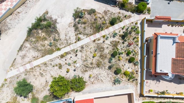 4 soveværelse Villa til salg i La Marina, Elche / Elx med swimmingpool garage - € 279.000 (Ref: 9880246)