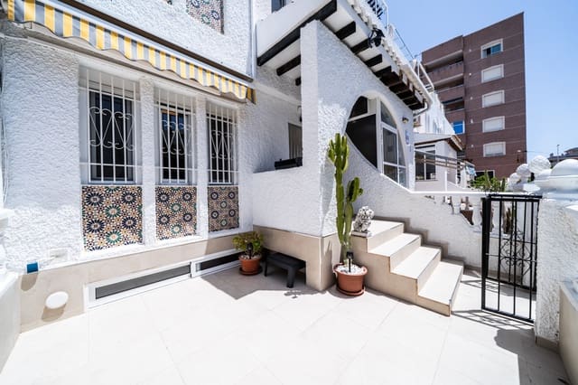 3 sypialnia Dom szeregowy na sprzedaż w La Mata, Torrevieja z basenem - 219 000 € (Ref: 9925165)