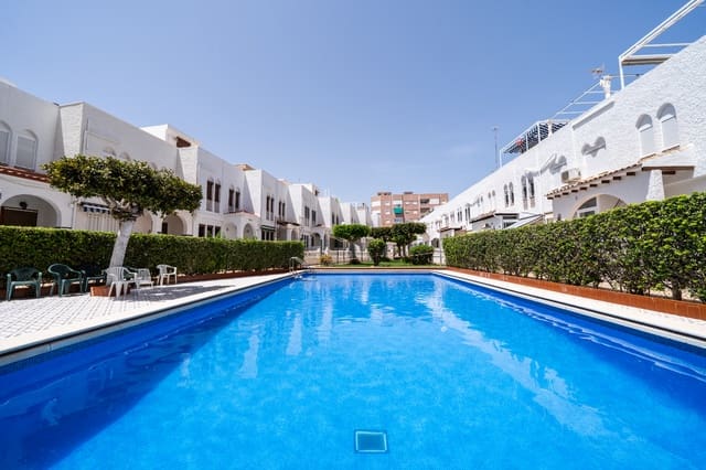 3 sypialnia Dom szeregowy na sprzedaż w La Mata, Torrevieja z basenem - 219 000 € (Ref: 9925165)