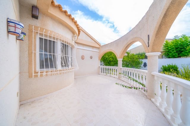 3 soveværelse Villa til salg i La Marina, Elche / Elx med swimmingpool garage - € 440.000 (Ref: 9953382)