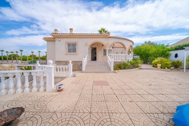 3 soveværelse Villa til salg i La Marina, Elche / Elx med swimmingpool garage - € 440.000 (Ref: 9953382)