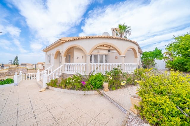 3 soveværelse Villa til salg i La Marina, Elche / Elx med swimmingpool garage - € 440.000 (Ref: 9953382)