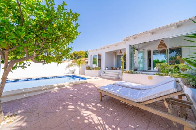 4 sypialnia Willa na sprzedaż w La Marina, Elche / Elx z basenem - 365 000 € (Ref: 9961213)
