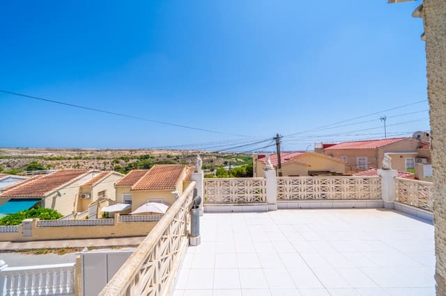 4 soverom Villa til salgs i La Marina, Elche / Elx - € 150 000 (Ref: 9989491)
