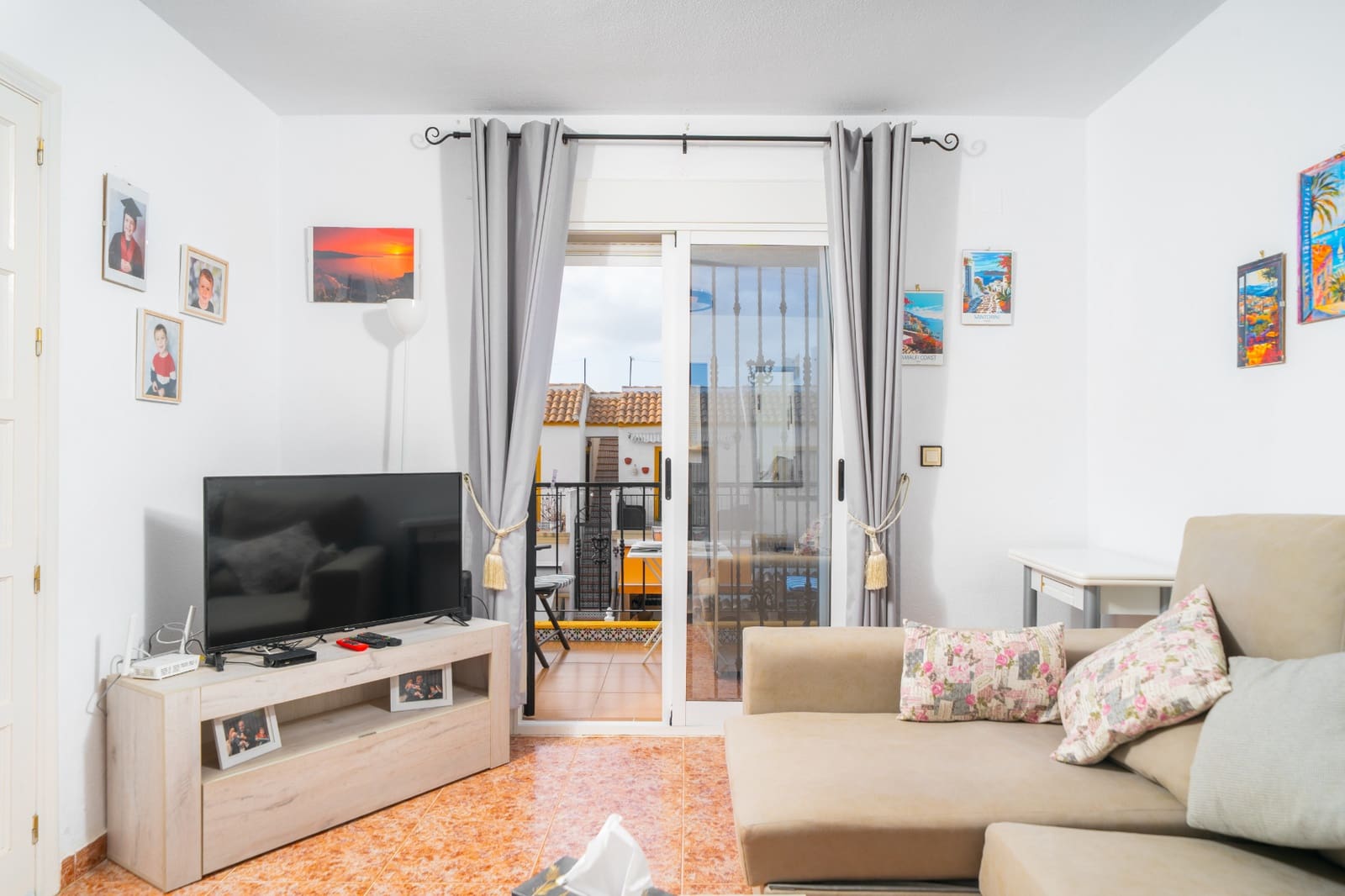 2 soverom Leilighet til salgs i La Marina med svømmebasseng - € 129 950 (Ref: 9989890)