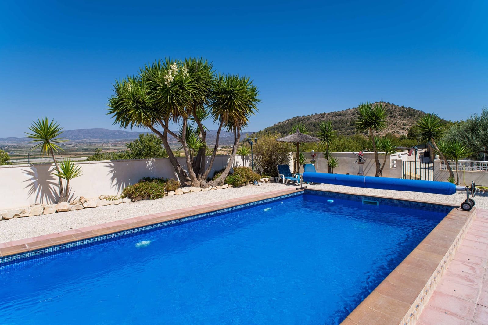 Chalet de 3 habitaciones en Monóvar / Monóver en venta con piscina - 285.000 € (Ref: 10000136)