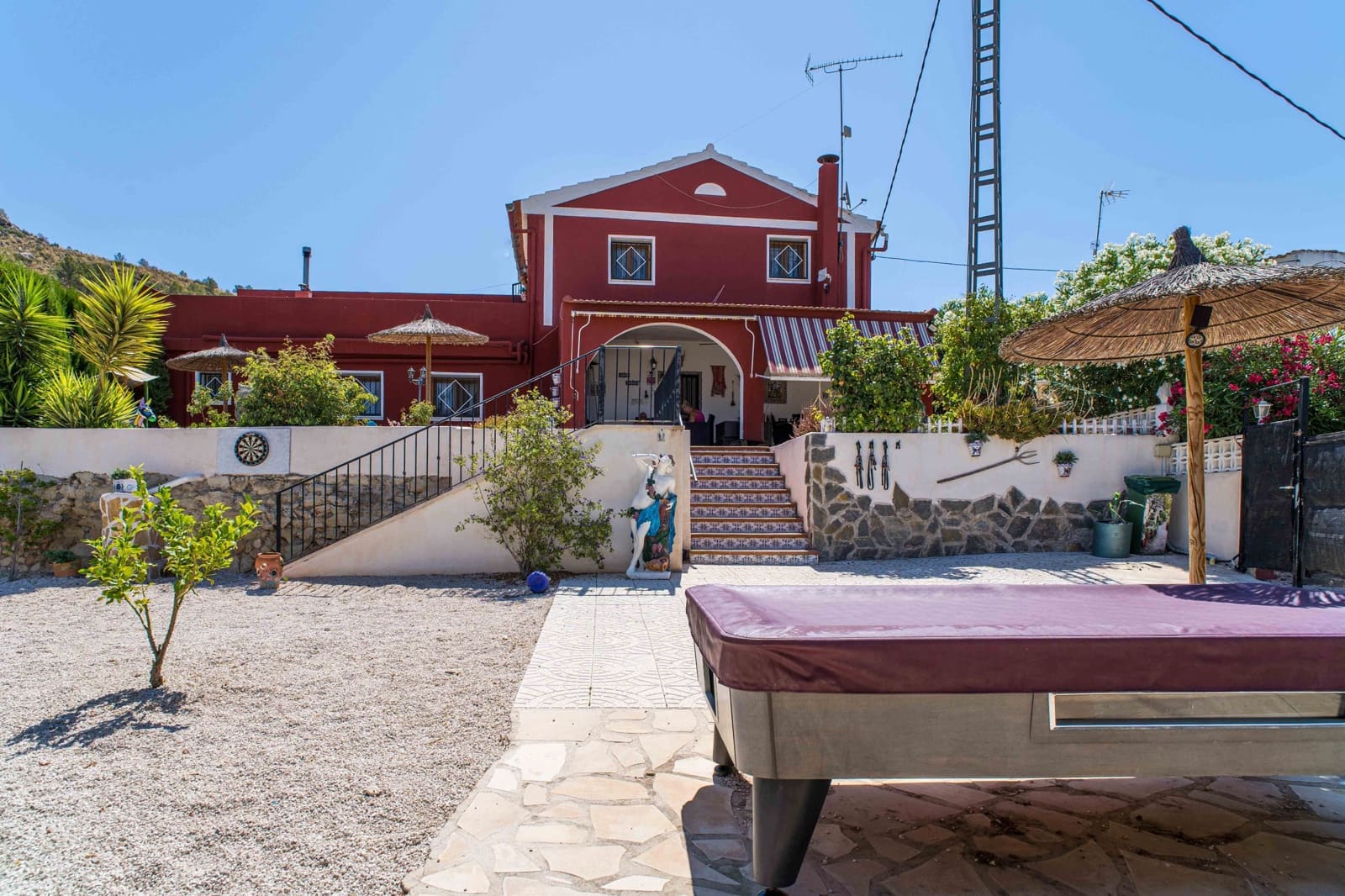 Chalet de 3 habitaciones en Monóvar / Monóver en venta con piscina - 285.000 € (Ref: 10000136)