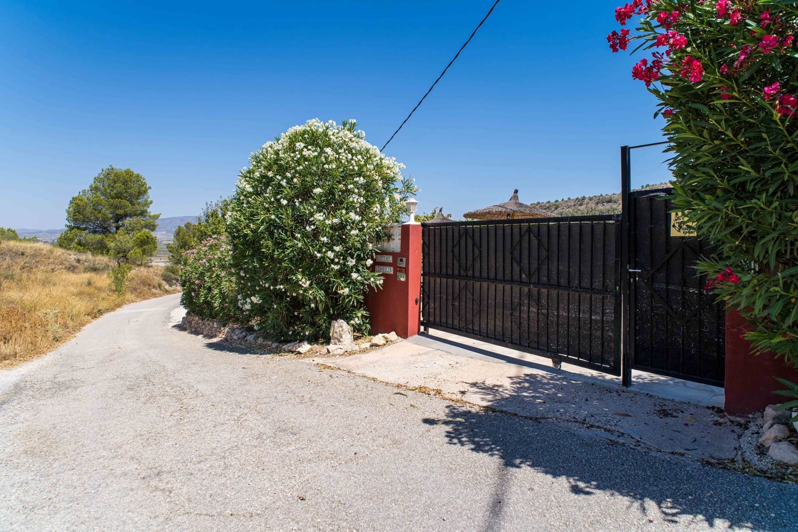 Chalet de 3 habitaciones en Monóvar / Monóver en venta con piscina - 285.000 € (Ref: 10000136)
