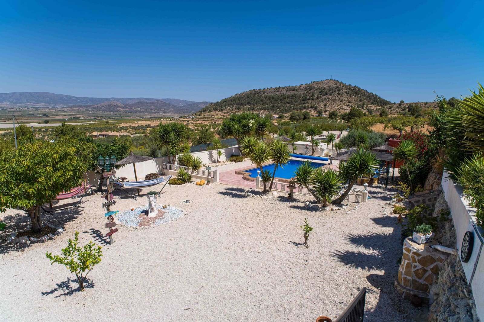 Chalet de 3 habitaciones en Monóvar / Monóver en venta con piscina - 285.000 € (Ref: 10000136)