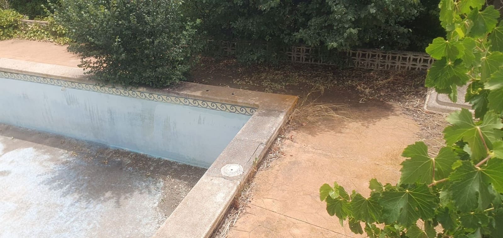 3 soveværelse Villa til salg i Sax med swimmingpool garage - € 59.995 (Ref: 10000139)