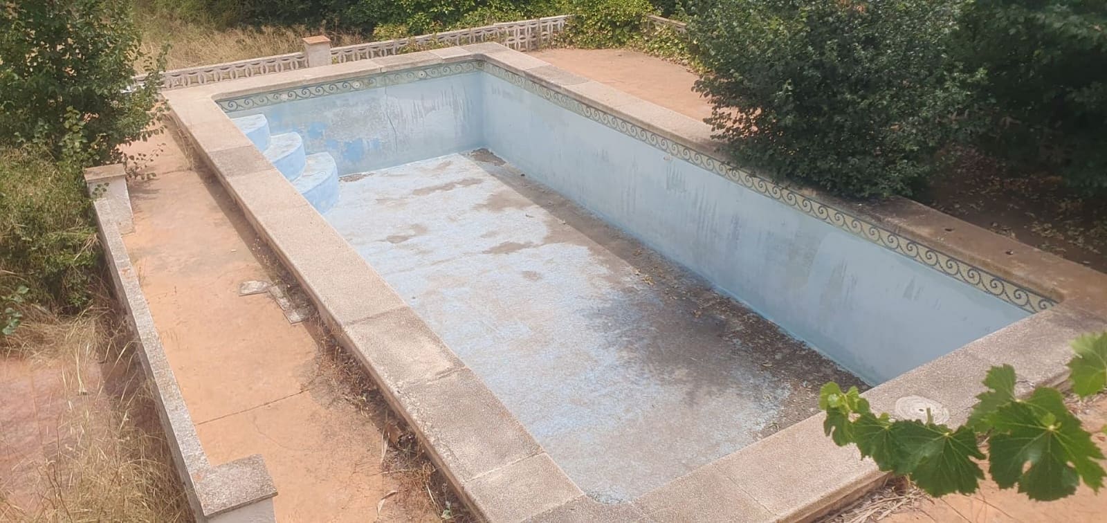 3 soveværelse Villa til salg i Sax med swimmingpool garage - € 59.995 (Ref: 10000139)