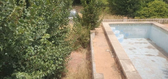 3 slaapkamer Villa te koop in Sax met zwembad garage - € 59.995 (Ref: 10000139)