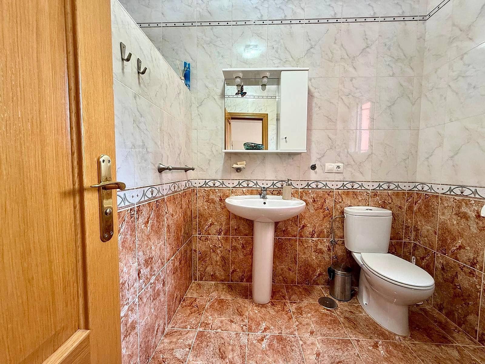 2 sypialnia Willa na sprzedaż w Lel z basenem garażem - 340 000 € (Ref: 10000141)