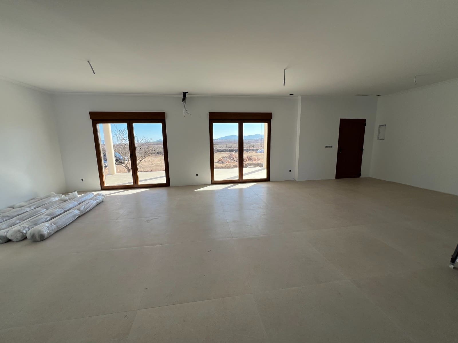 Chalet de 3 habitaciones en Pinoso en venta con piscina garaje - 389.000 € (Ref: 10019576)