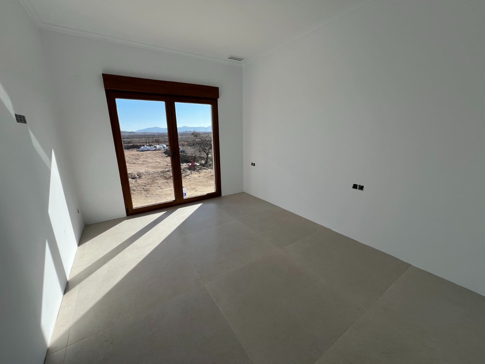 Chalet de 3 habitaciones en Pinoso en venta con piscina garaje - 389.000 € (Ref: 10019576)