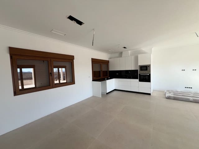 Chalet de 3 habitaciones en Pinoso en venta con piscina garaje - 389.000 € (Ref: 10019576)