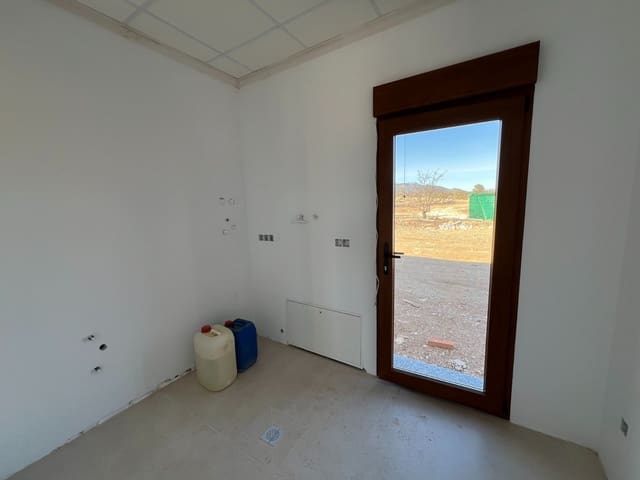 Chalet de 3 habitaciones en Pinoso en venta con piscina garaje - 389.000 € (Ref: 10019576)