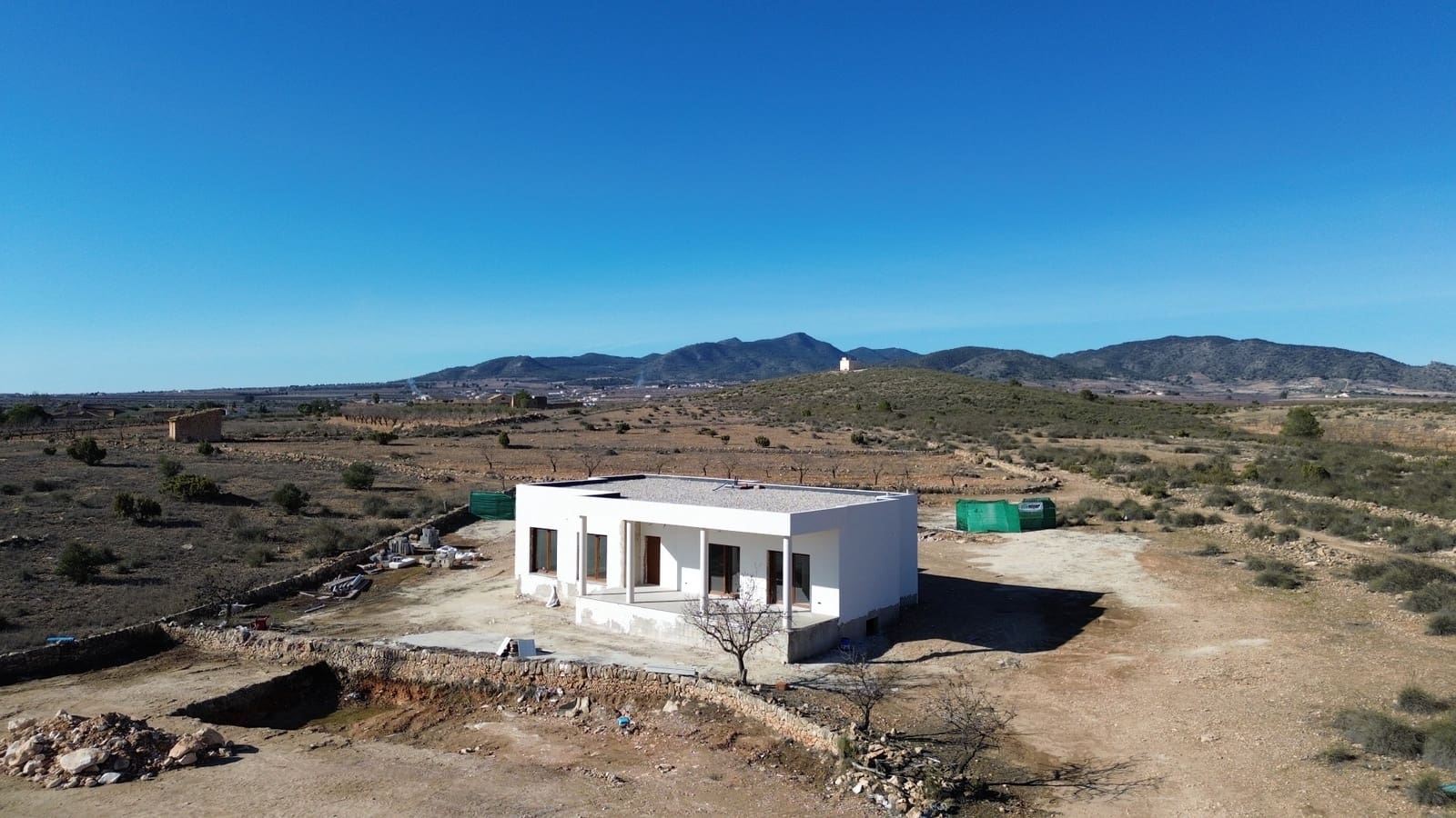 Chalet de 3 habitaciones en Pinoso en venta con piscina garaje - 389.000 € (Ref: 10019576)