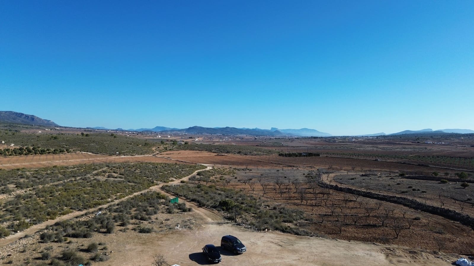 Chalet de 3 habitaciones en Pinoso en venta con piscina garaje - 389.000 € (Ref: 10019576)
