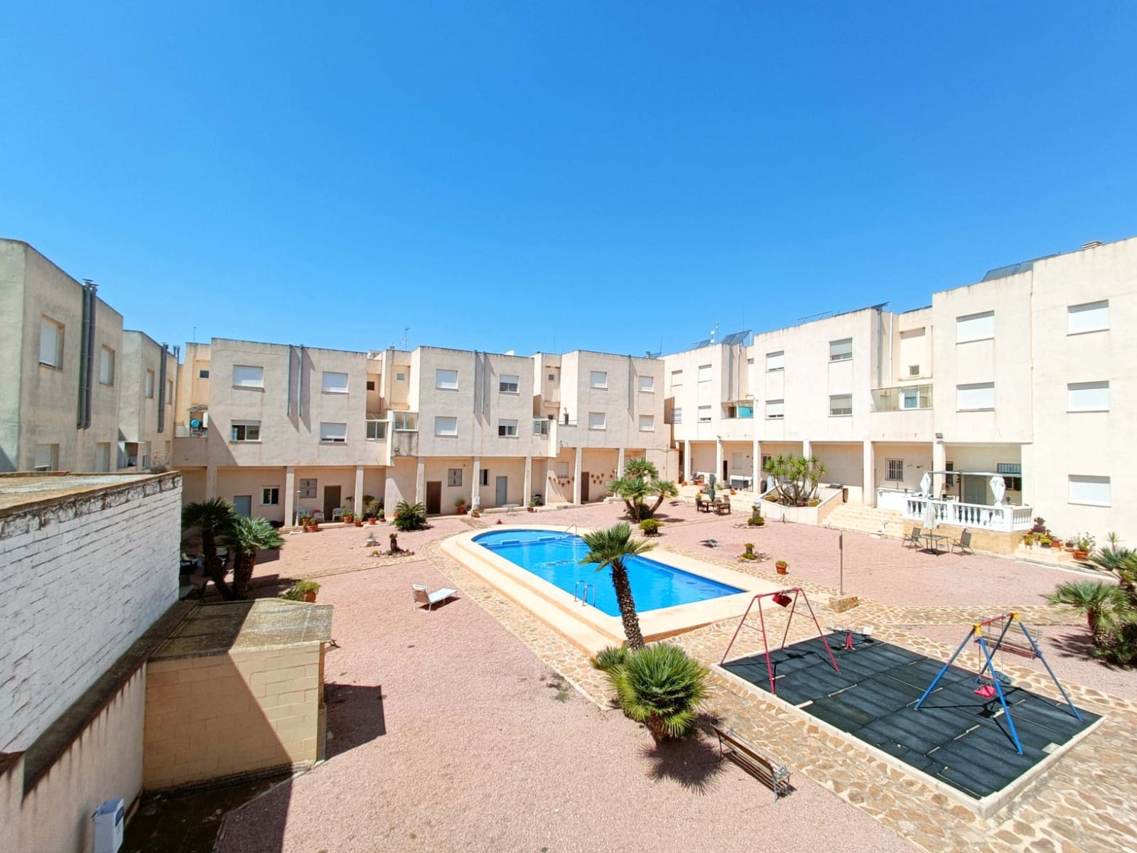 3 soveværelse Lejlighed til salg i Hondon de los Frailes med swimmingpool - € 150.000 (Ref: 10019577)