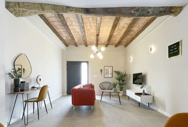 Casa de 3 habitaciones en Pinoso en venta con piscina - 215.000 € (Ref: 10019578)