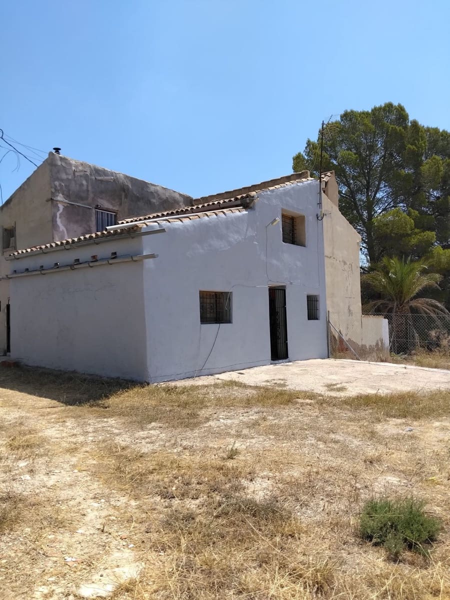 Finca/Casa Rural de 2 habitaciones en Pinoso en venta con piscina garaje - 125.000 € (Ref: 10019579)