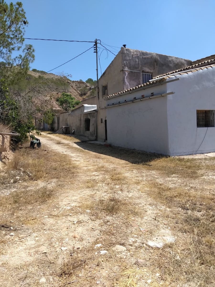 Finca/Casa Rural de 2 habitaciones en Pinoso en venta con piscina garaje - 125.000 € (Ref: 10019579)