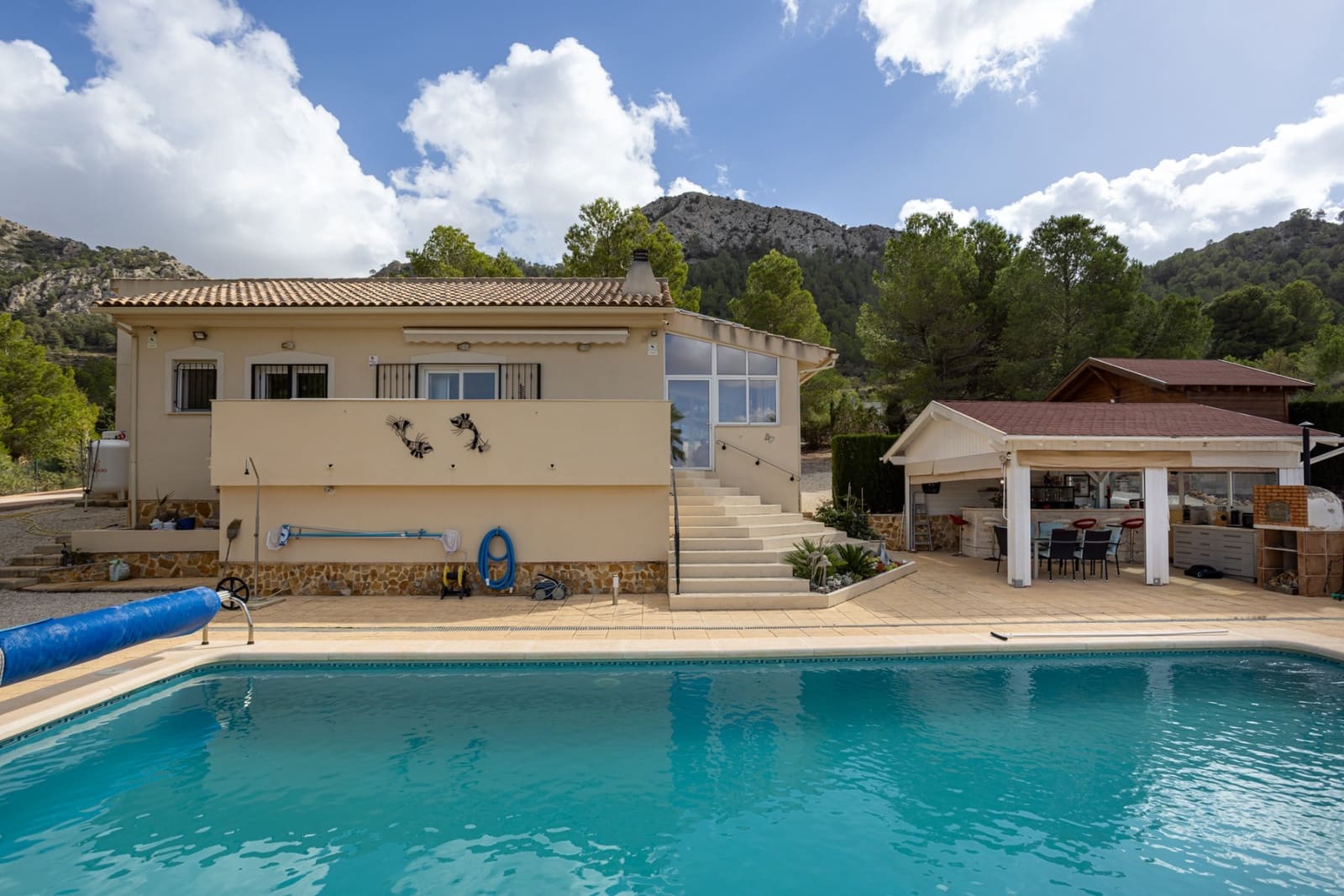 Chalet de 4 habitaciones en La Zarza en venta con piscina - 385.000 € (Ref: 10019582)