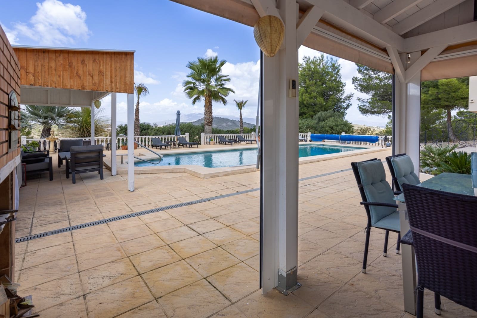 Chalet de 4 habitaciones en La Zarza en venta con piscina - 385.000 € (Ref: 10019582)