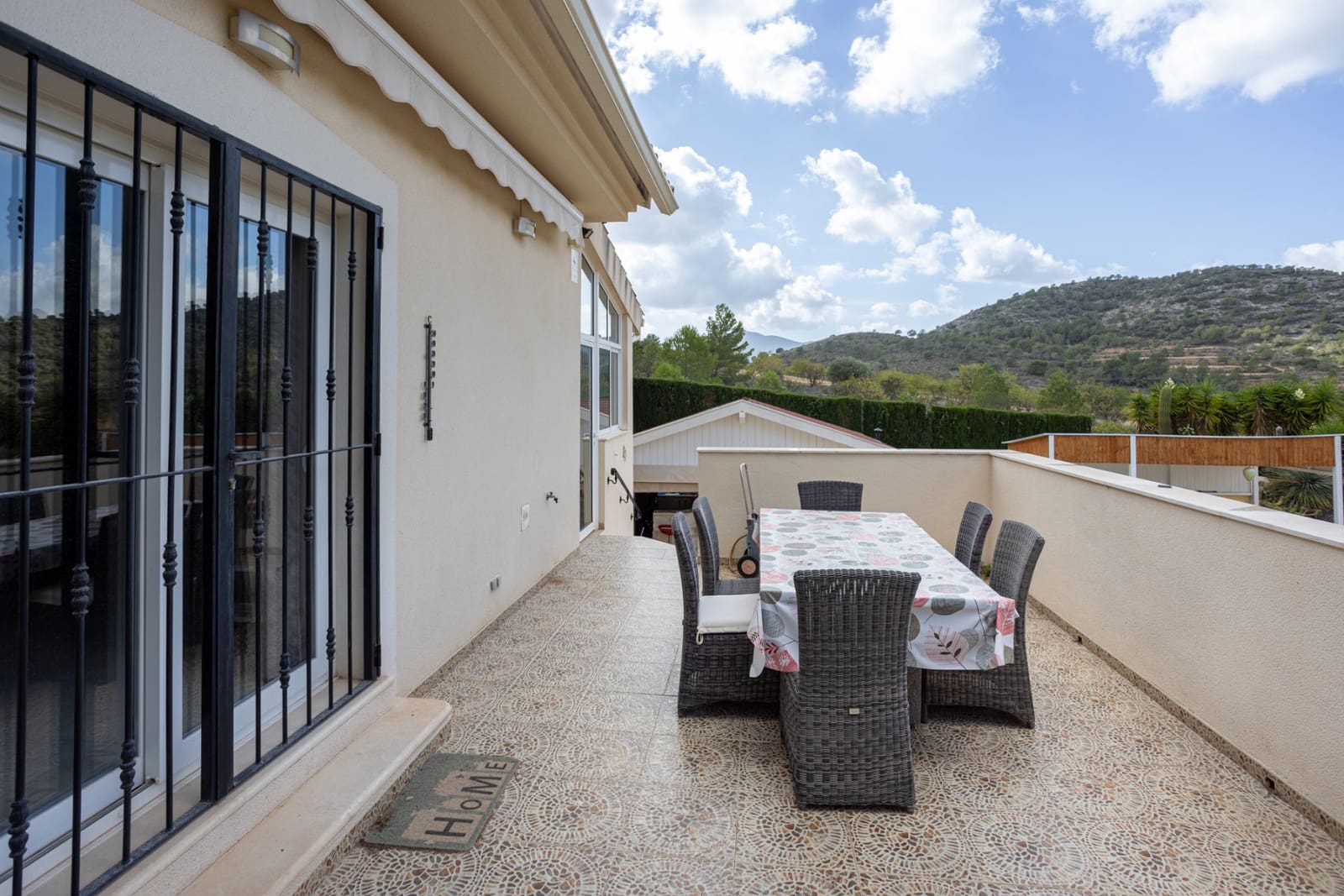 Chalet de 4 habitaciones en La Zarza en venta con piscina - 385.000 € (Ref: 10019582)