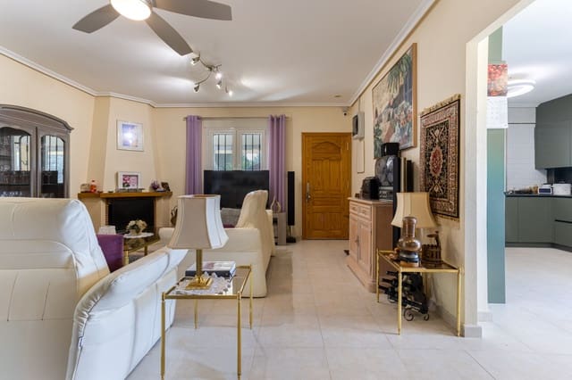 Chalet de 4 habitaciones en La Zarza, Pinoso en venta con piscina - 385.000 € (Ref: 10019582)