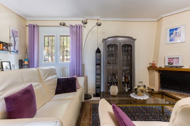 Chalet de 4 habitaciones en La Zarza, Pinoso en venta con piscina - 385.000 € (Ref: 10019582)