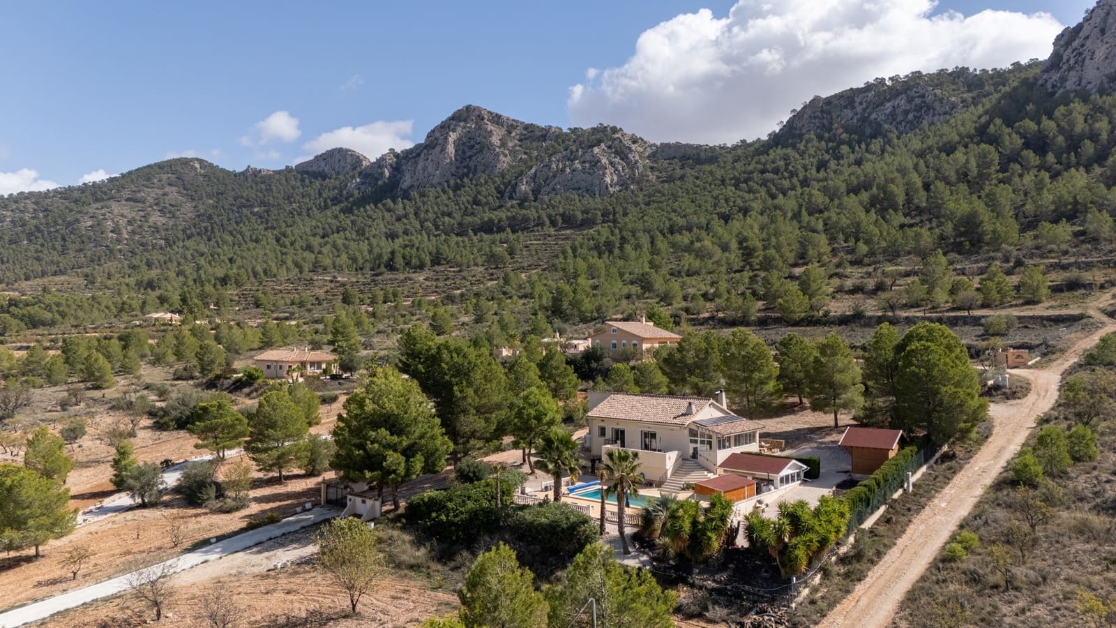 Chalet de 4 habitaciones en La Zarza en venta con piscina - 385.000 € (Ref: 10019582)